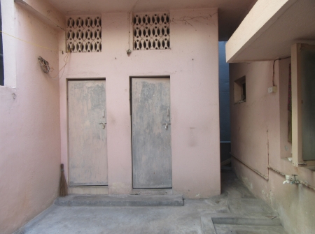 7) Li id 357 - Outside Bathrooms.JPG